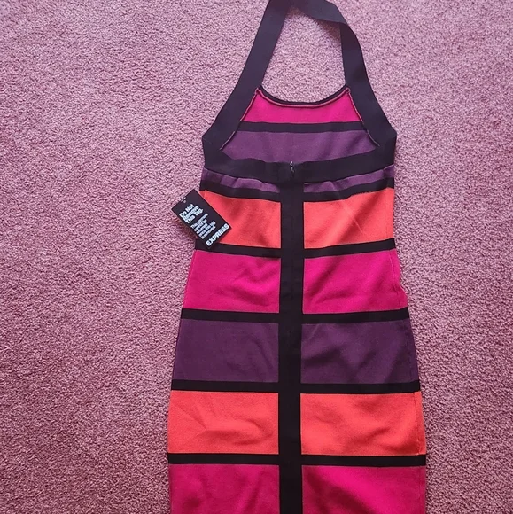 Eye-catching summer Express halter dress  Size M.  New with tags - Picture 3 of 4